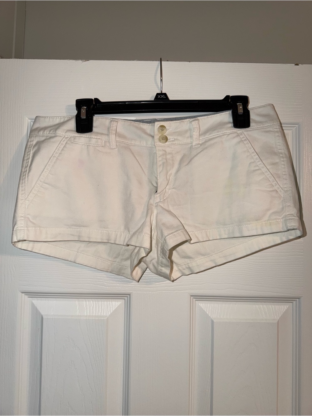 American Eagle White Stretch Chino Midi Shorts Double Button Y2K